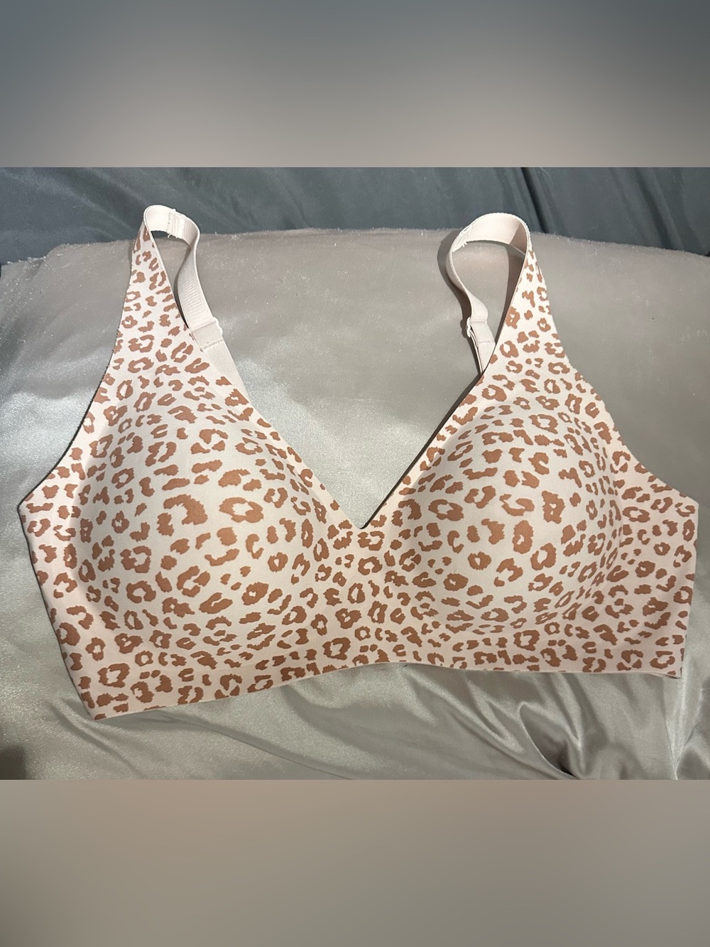 Seamless wireless Leopard Print T-Shirt Bra - Cream & Tan